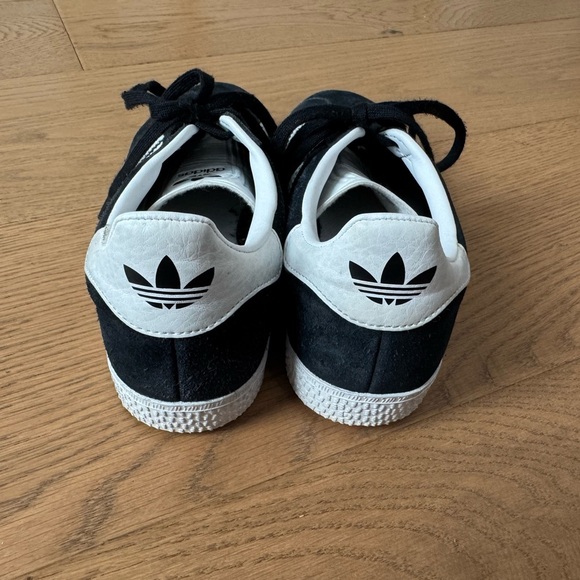 Adidas Originals Juniors Gazelle - Black Suede/White Leather/Gold - Size 3 - EUC - Picture 9 of 13